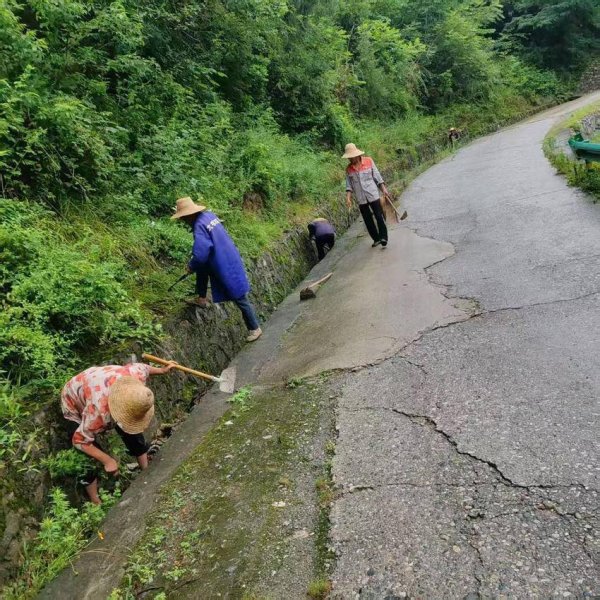 信达配资 兴山：风雨同舟护家园 干群齐心复生机