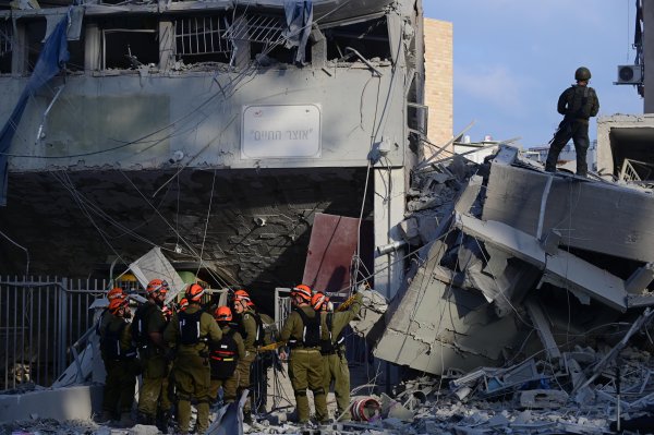 万生优配 霍尔木兹海峡悬念未消：油价最高或飙至120美元，全球经济期待欧佩克“加油”